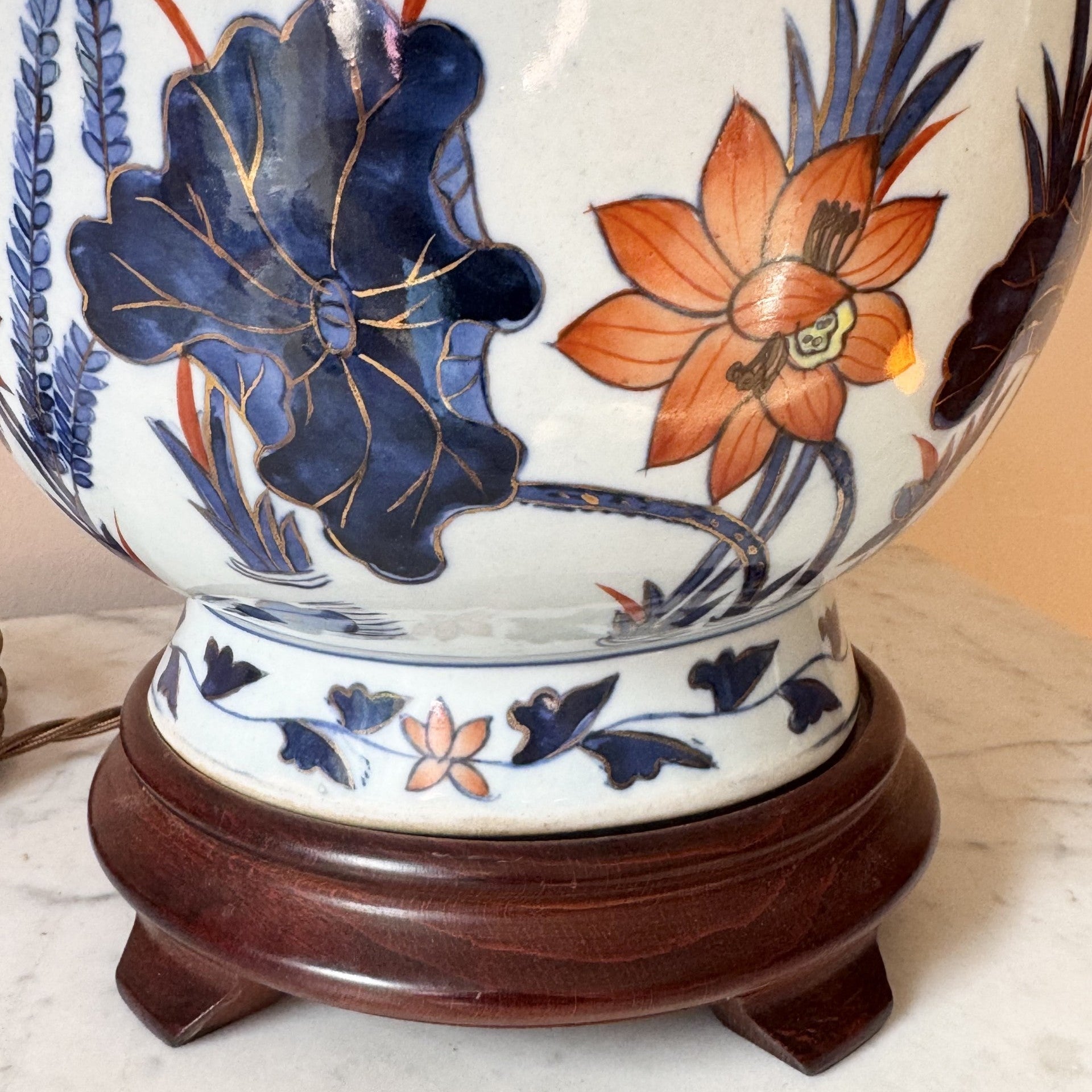 Vintage Chinese Ceramic Vase with Handles Table Lamp
