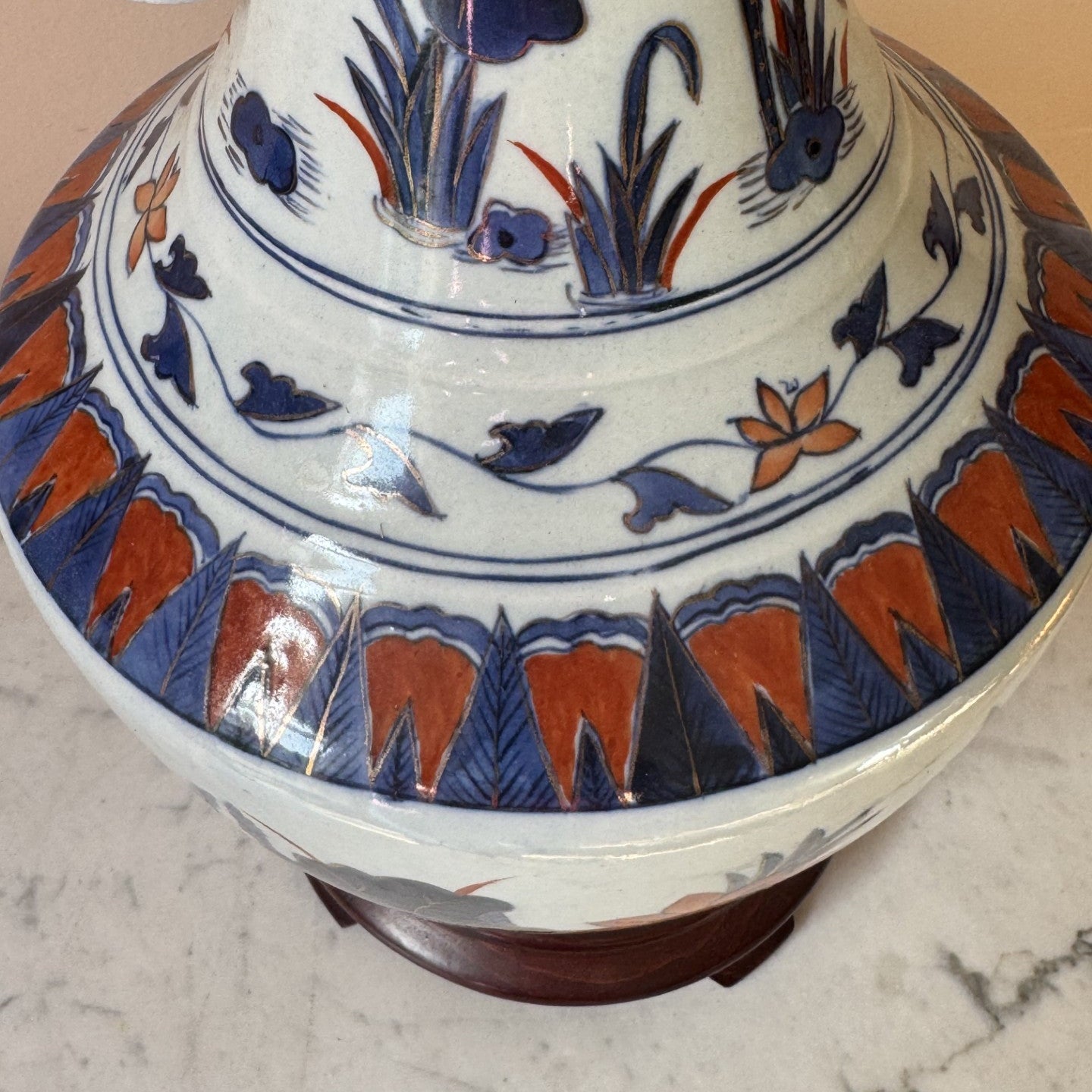Vintage Chinese Ceramic Vase with Handles Table Lamp