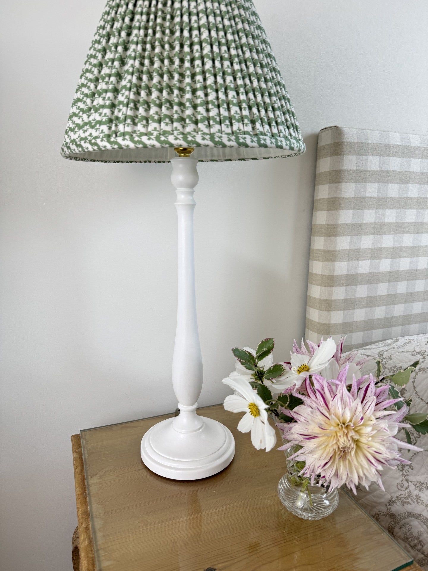 Wooden candlestick table lamp