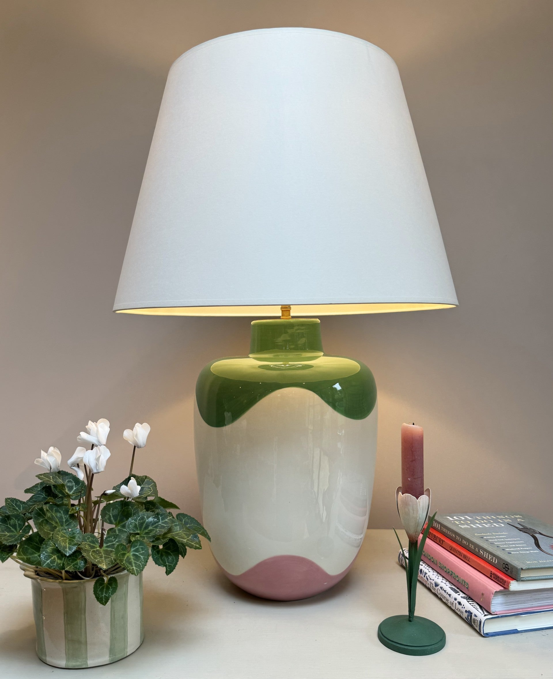 Ceramic vase table lamp