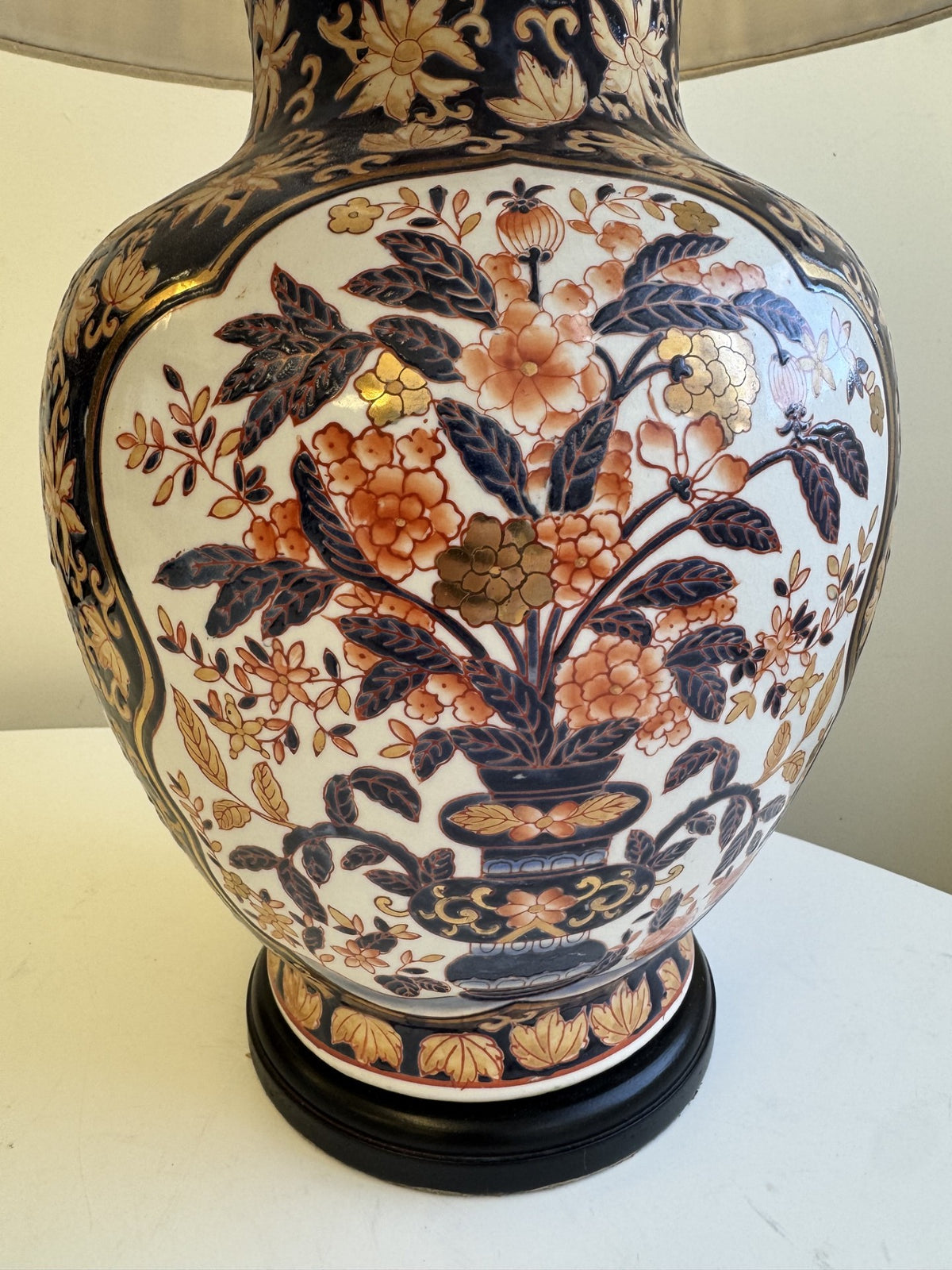 Vintage Chinese Ceramic Table Lamp