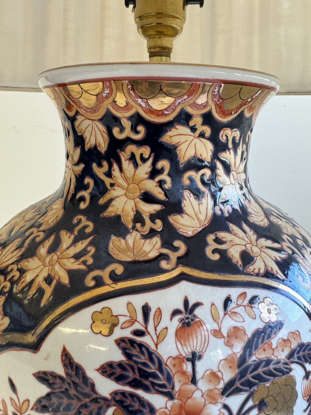 Vintage Chinese Ceramic Table Lamp