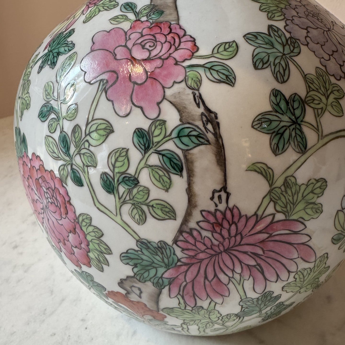 Vintage pair of floral ceramic vase table lamps