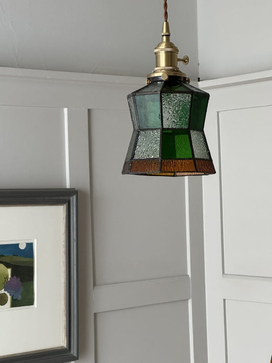 Hanging pendant lantern with stained glass