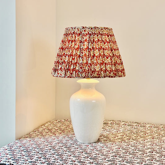 Vintage Chinese style fishtail ceramic table lamp