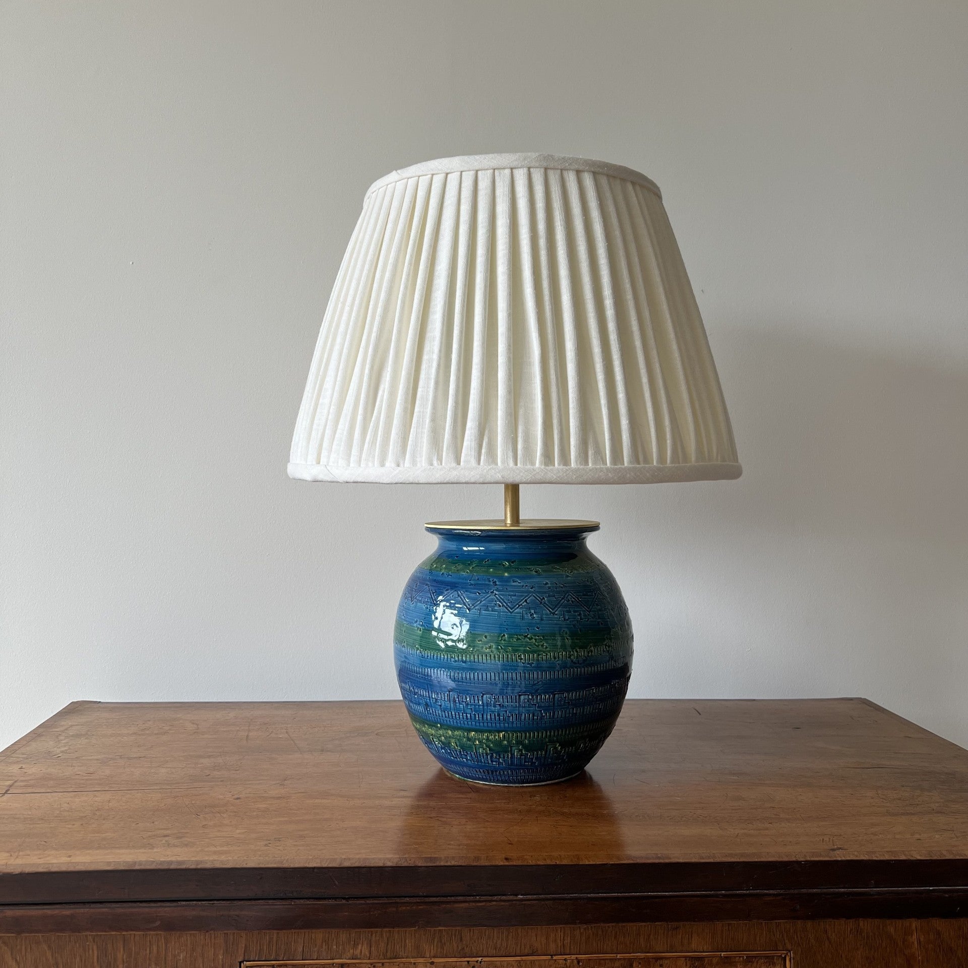 Vintage ceramic vase table lamp